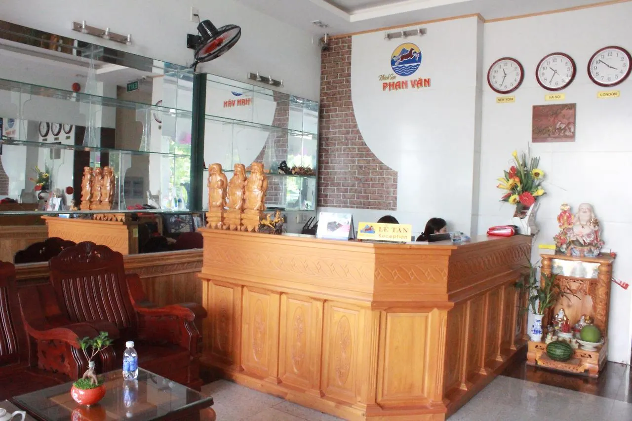 Phan Van Hotel Da Nang 0*,